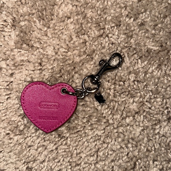 Coach heart keychain - Picture 2 of 2